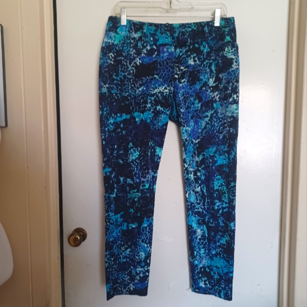 Ladies Mossimo size 6 stretchy blue print ankle pants